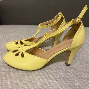 Womens Yellow Heels